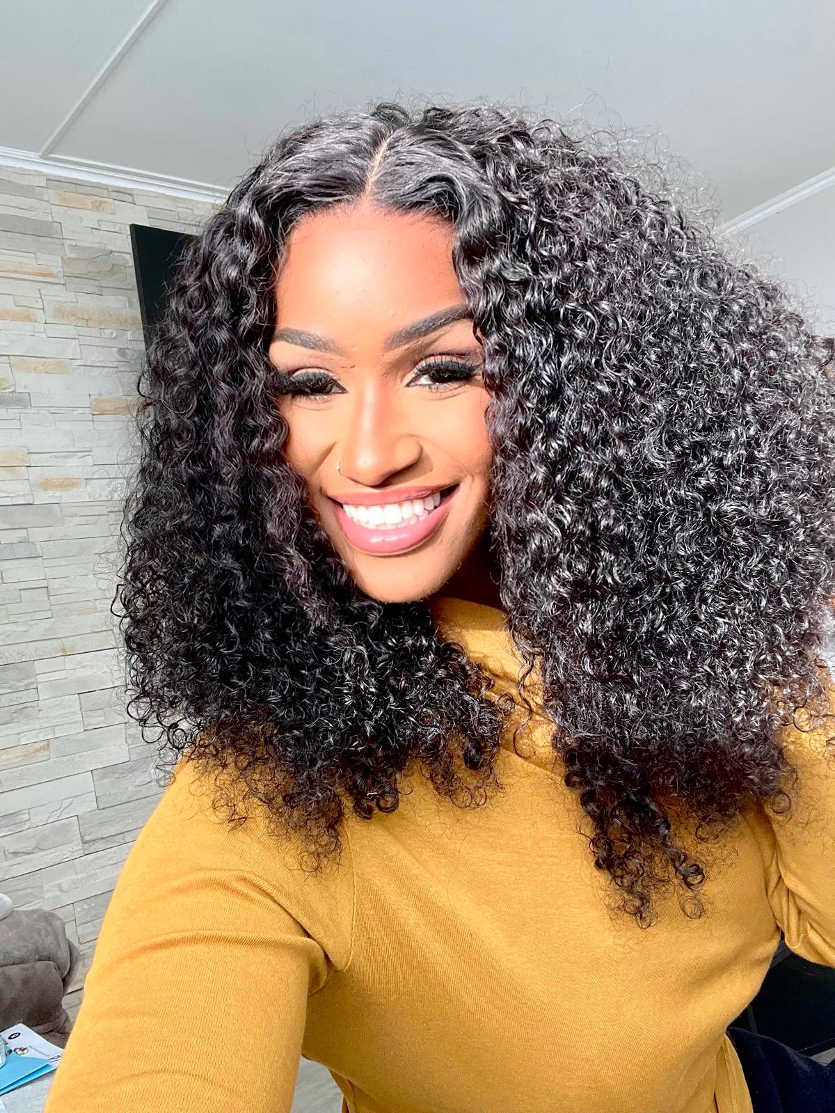 CURLY WIG BY DEE